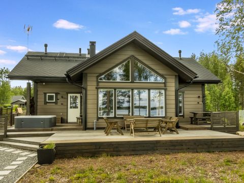 Villa lystikämä