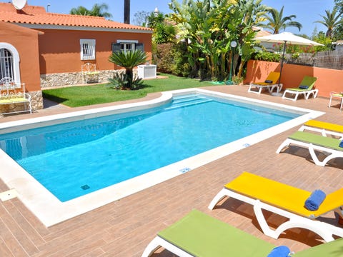Fantastic for Family Gatherings, Optional Pool Heating, Free Air Con & Wifi