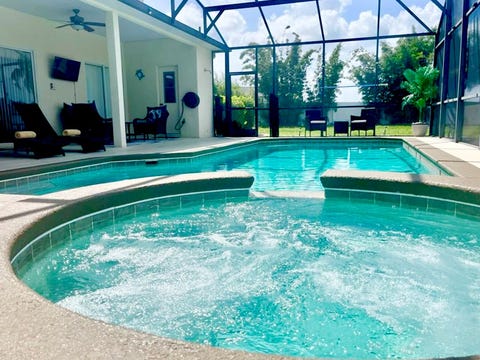 4 Bedroom Executive Home with Private Pool and Spa