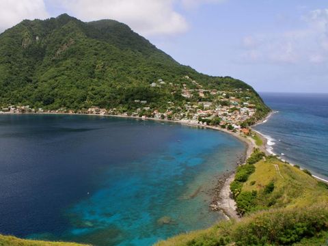 Flybilletter til Dominica