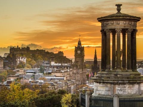 Flybilletter til Edinburgh