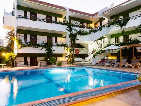 Terinikos Hotel Aparts and Pool Garden
