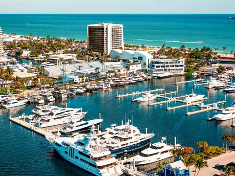 Courtyard Fort Lauderdale Beach by Marriott