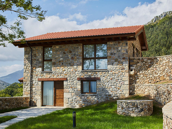 Appealing Holiday Home in Parres-Asturias with Garden